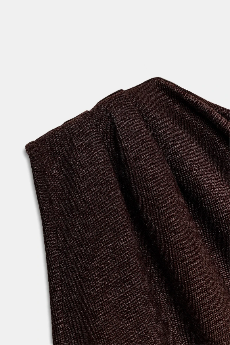 ASYMMETRIC CUT-OUT KNIT TOP