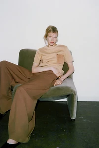 CONTRAST POCKET T-SHIRT