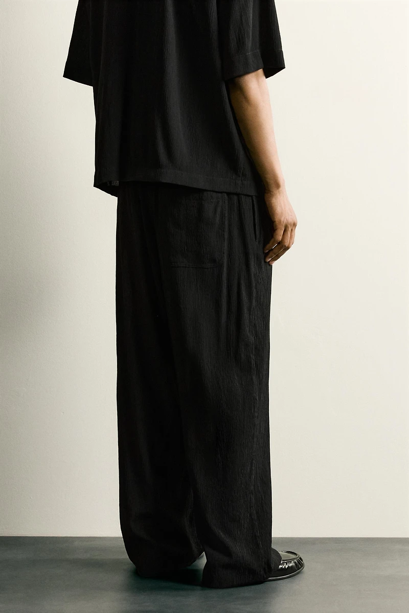 PANTALON COUPE DÉCONTRACTÉE À RELIEF
