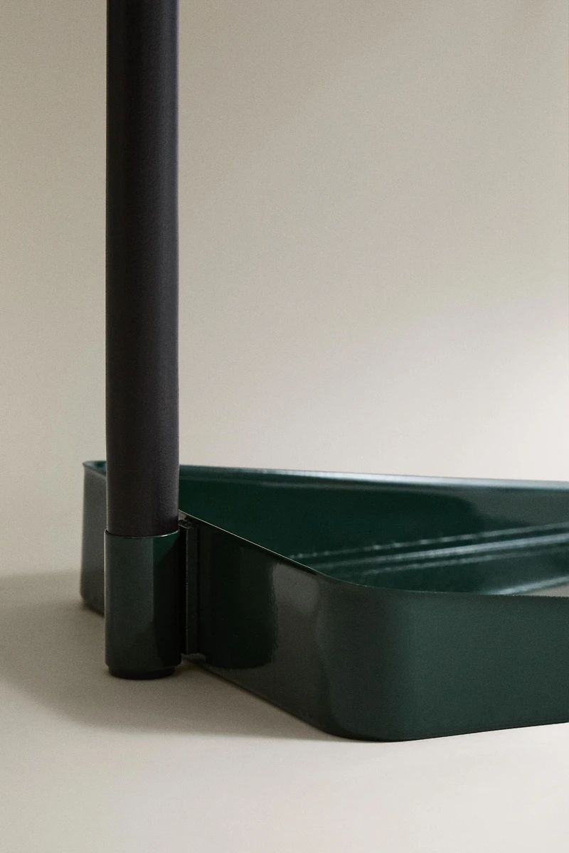 WOODEN CLEANING DUSTPAN