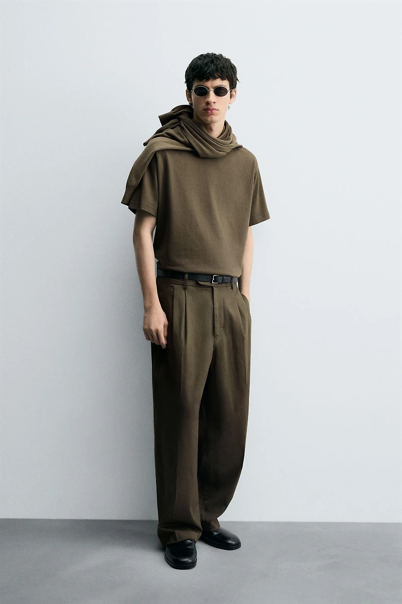 PANTALON COUPE DÉCONTRACTÉE À PLIS