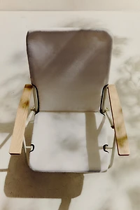 FOLDING BEACH CHAIR WITH WOODEN ARMRESTS
