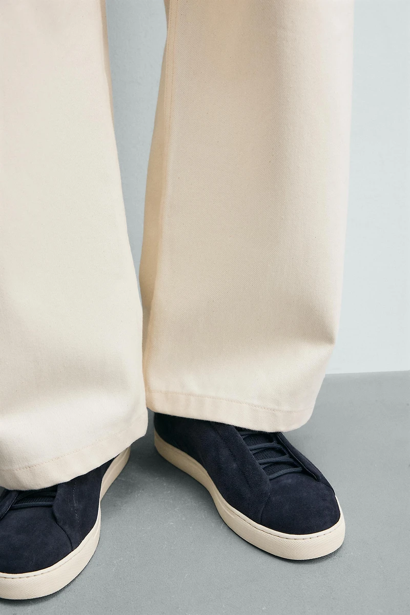 BASKETS EN CUIR