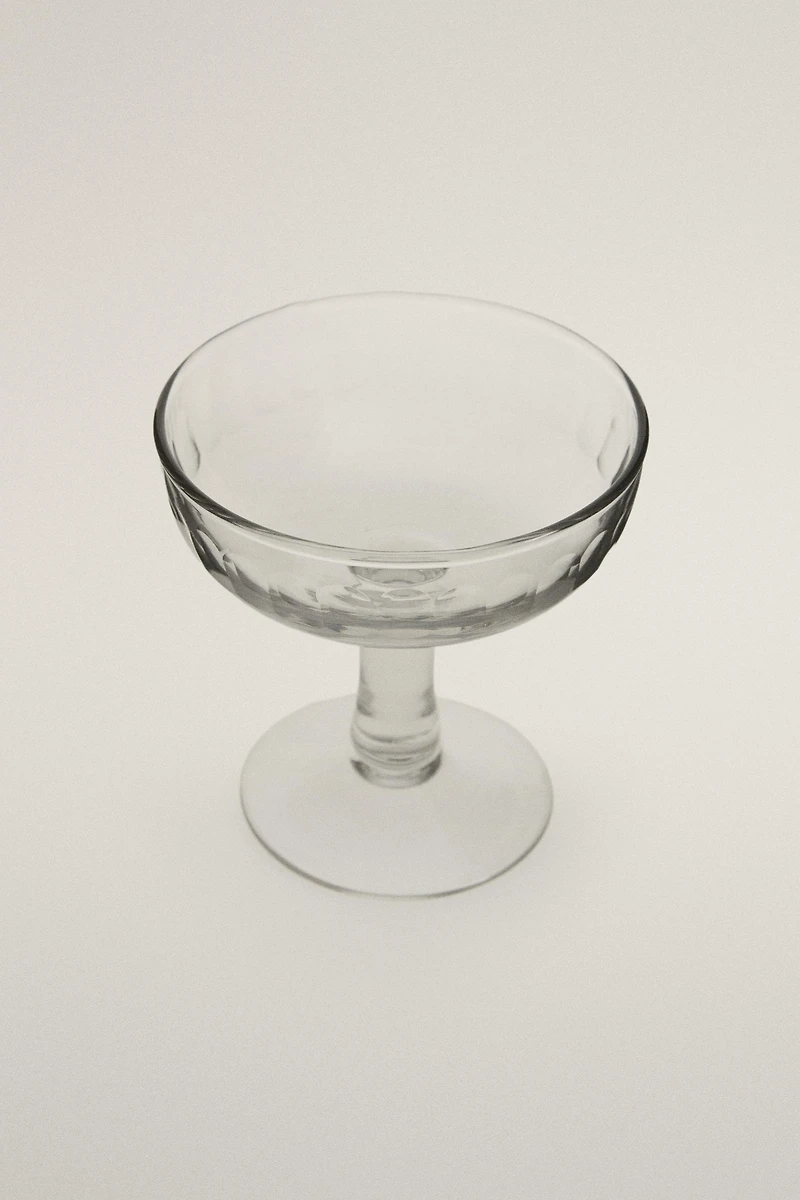 VERTICAL RAISED DESIGN GLASS