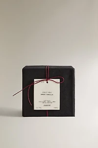 G) AMBER VANILLA SCENTED CANDLE