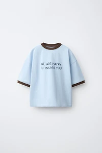 T-SHIRT À INSCRIPTION IMPRIMÉE