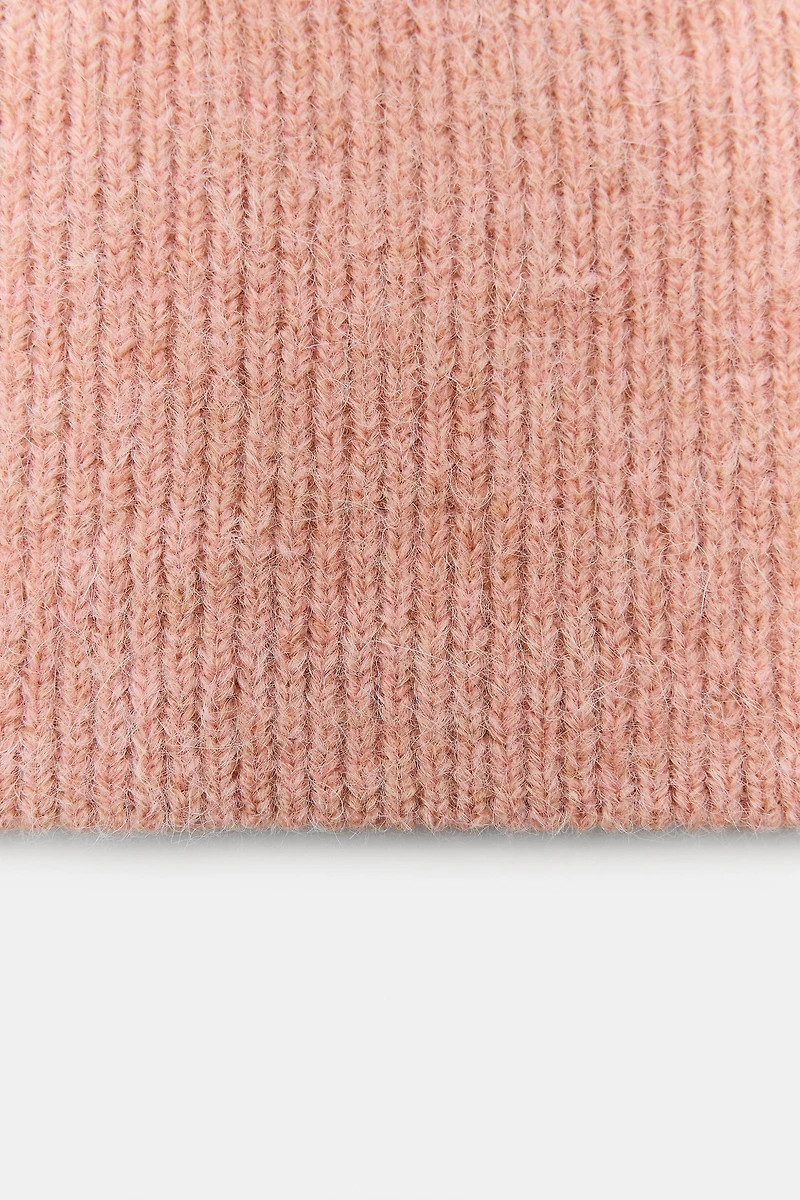 RIBBED KNIT BEANIE HAT
