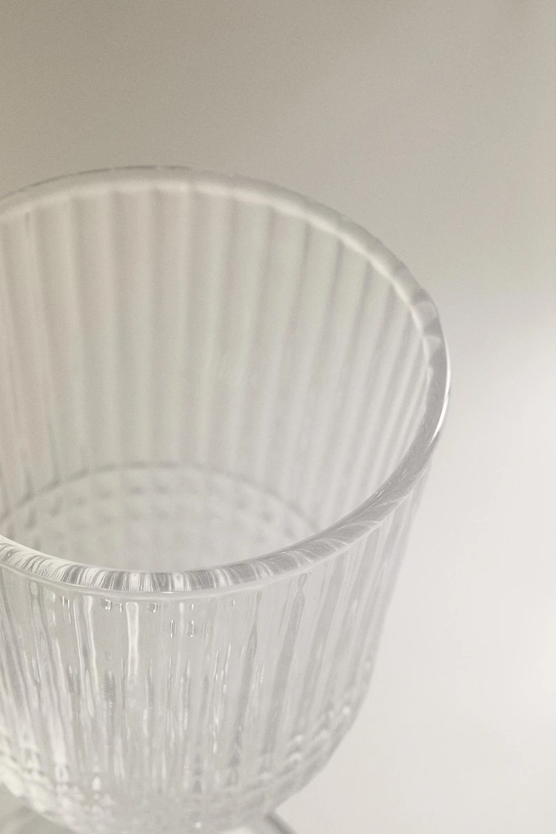 VERRE À PIED RELIEF