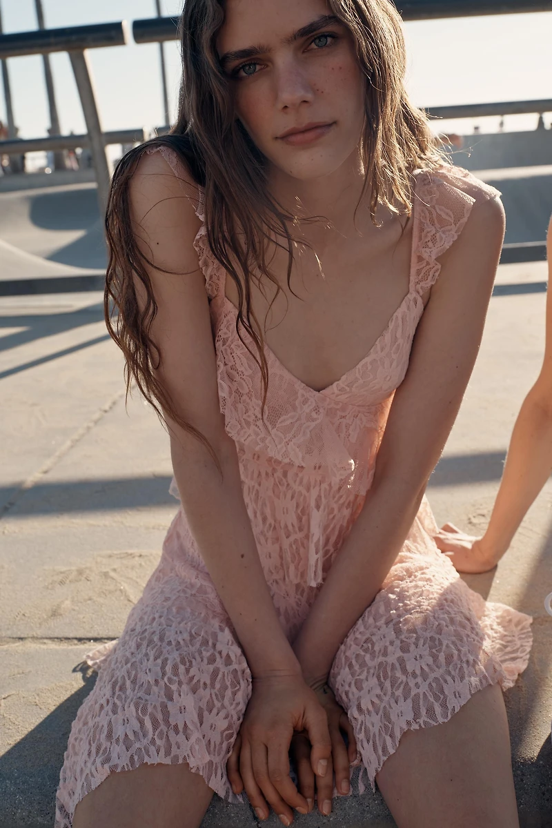 RUFFLED LACE DRESS
