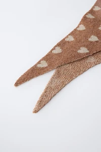 KNIT TRIANGLE HEART SCARF