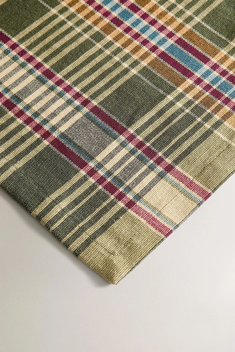DYED THREAD CHECK TABLECLOTH