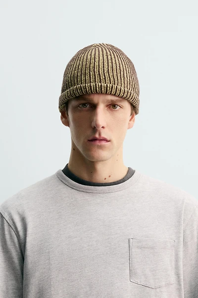 BONNET BEANIE AVEC LAINE AARON LEVINE X ZARA