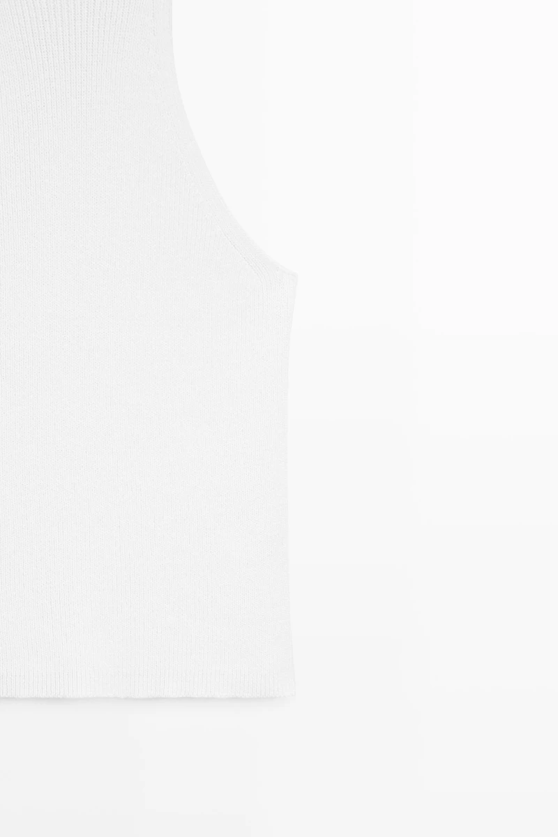 Cotton blend halter top with ribbed detail
