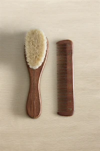 BABY BRUSH AND COMB SET WITH FLOWERS