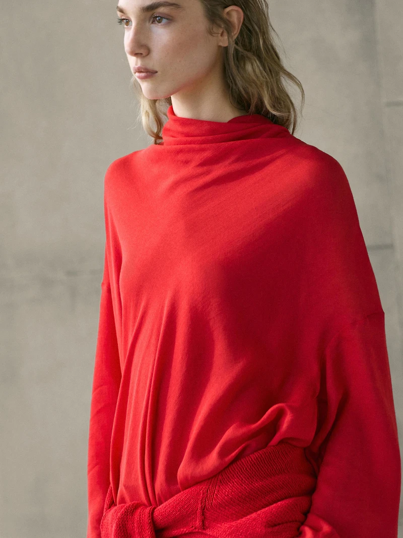 Flowing blouse with draped collar