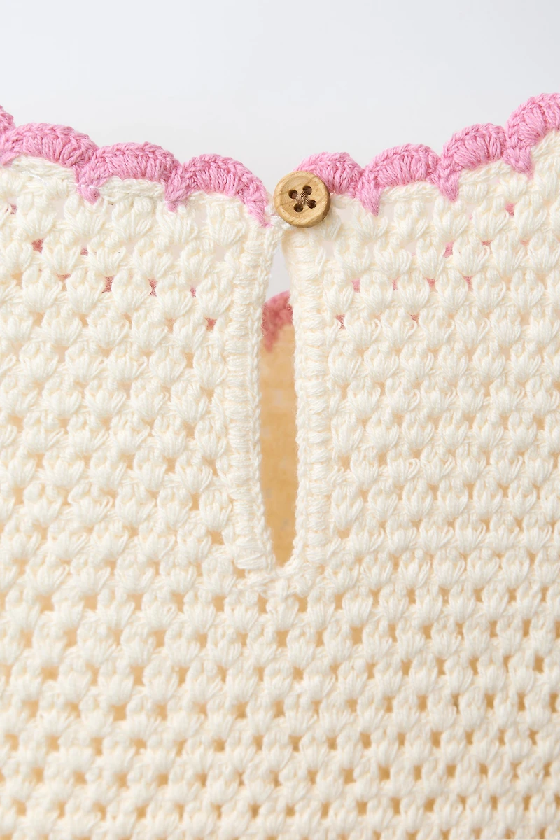 CROCHET KNIT TOP WITH FLOWERS