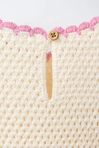 CROCHET KNIT TOP WITH FLOWERS