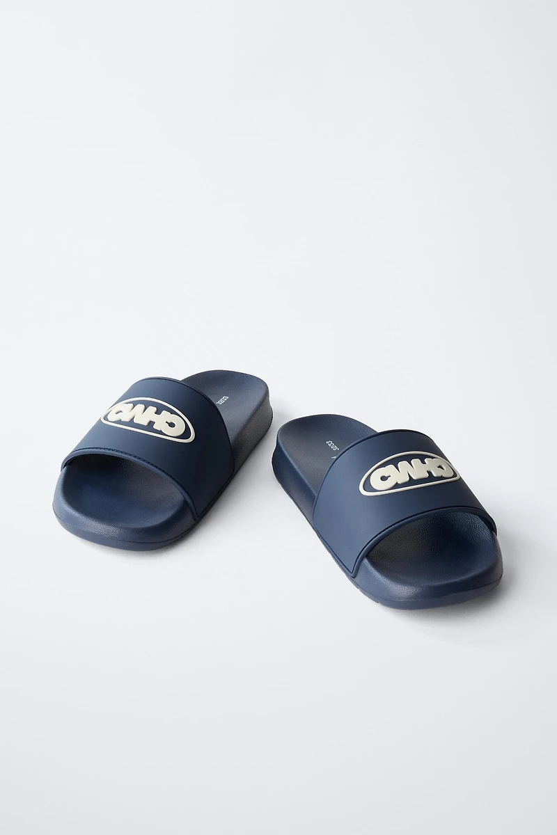 CLAQUETTES DE BAIN