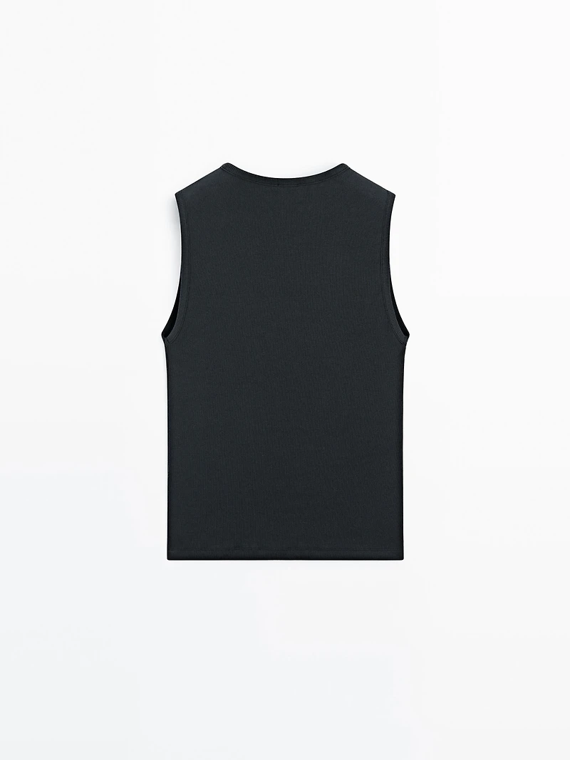 Cotton blend top with placket detail