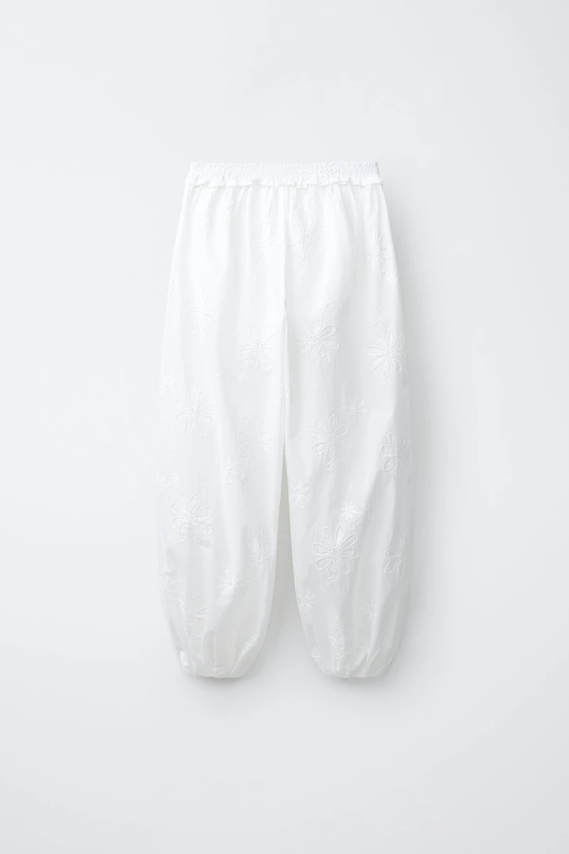 EMBROIDERED FLORAL BLOOMER PANTS