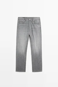 Lightweight straight-leg jeans