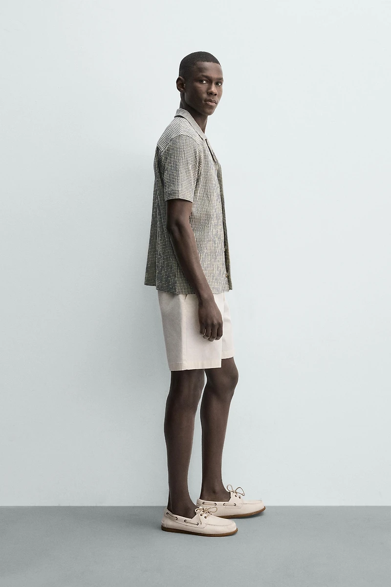 REGULAR FIT SEERSUCKER TEXTURED SHIRT