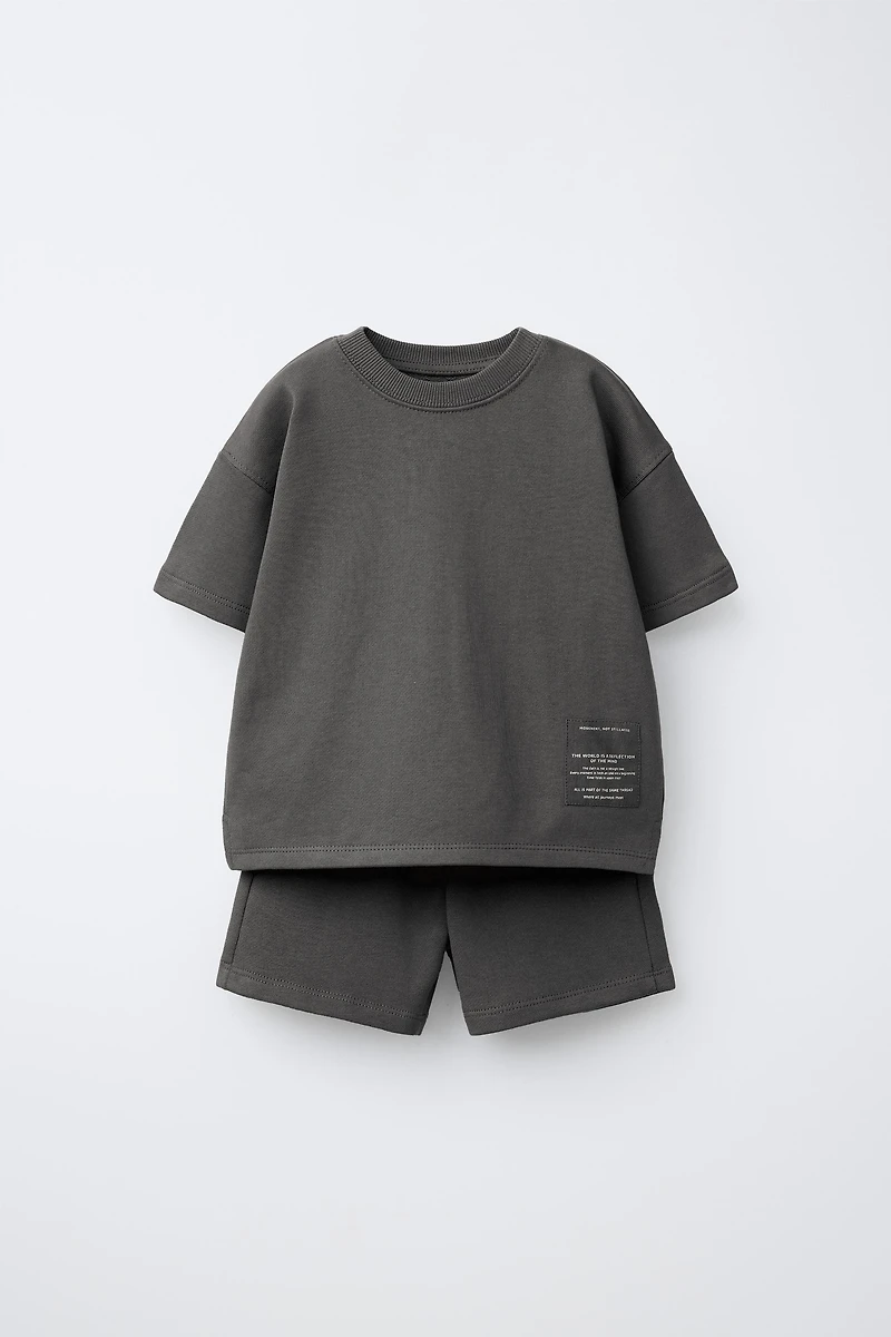 JOGGING T-SHIRT AND BERMUDA SET WITH LABEL