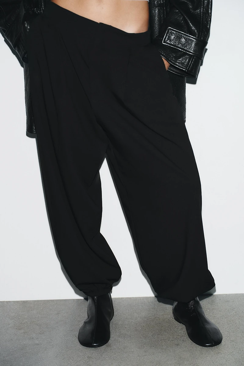 PINSTRIPE PLEATED JOGGER PANTS