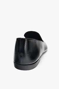 MOCASSINS À EFFET VERNI