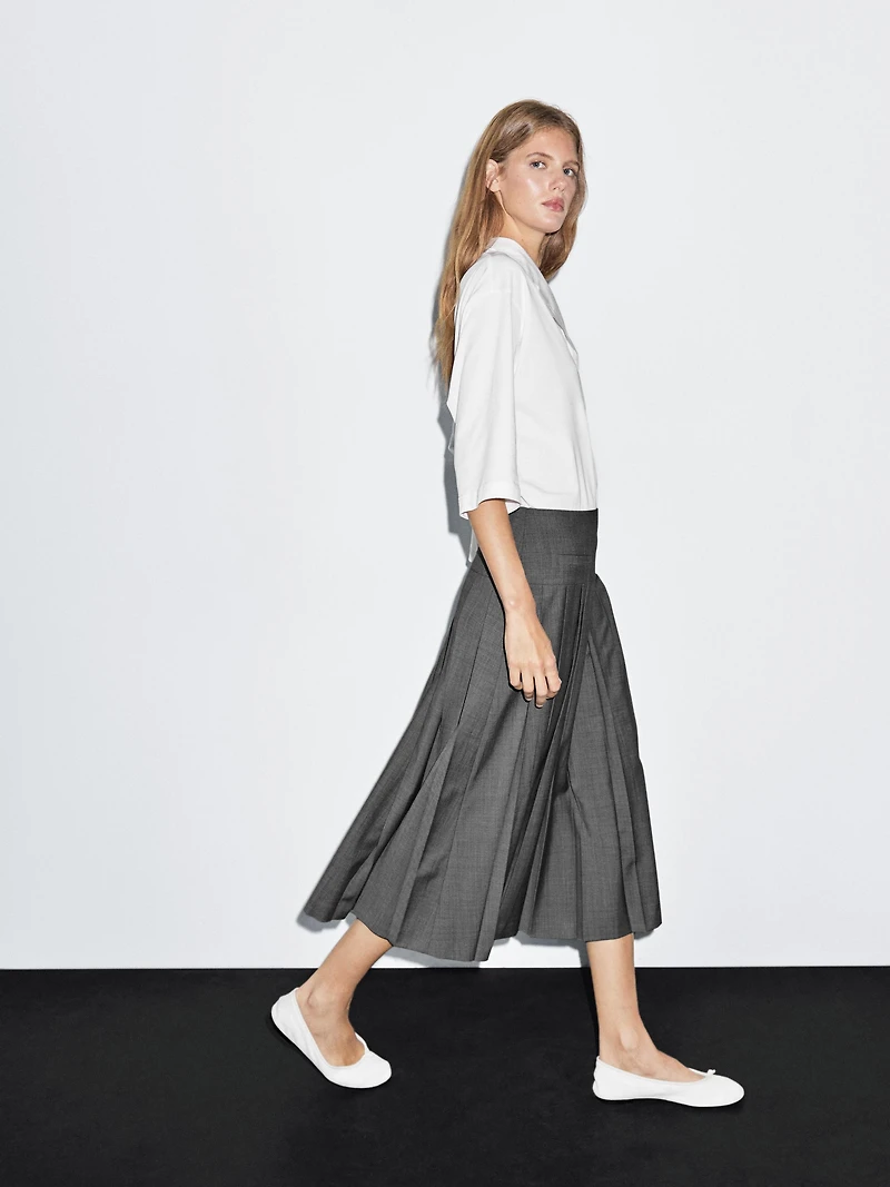 Midi skirt with box pleats
