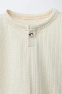 HENLEY NECK T-SHIRT