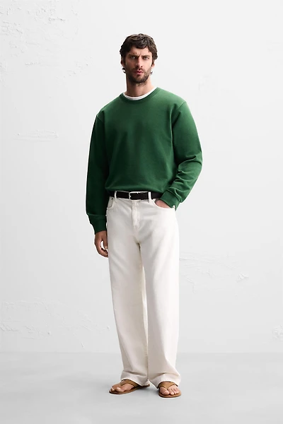 BASIC CREWNECK SWEATSHIRT