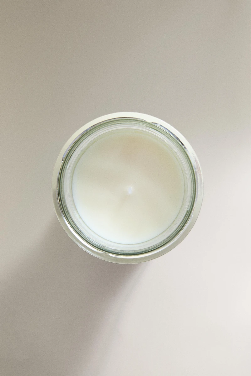 (130 G) VETIVER MANGO SCENTED CANDLE