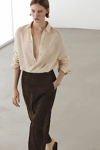 Jupe midi droite en cuir nubuck