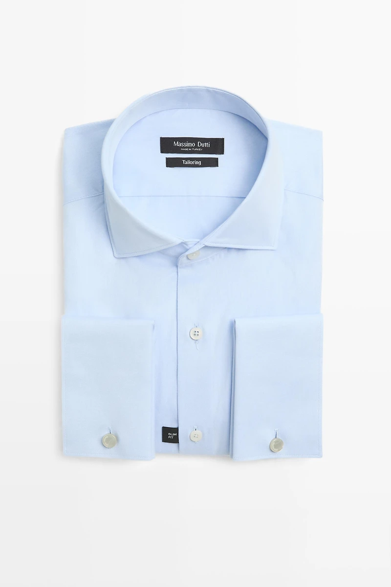 Slim fit 100% cotton shirt with double cuffs