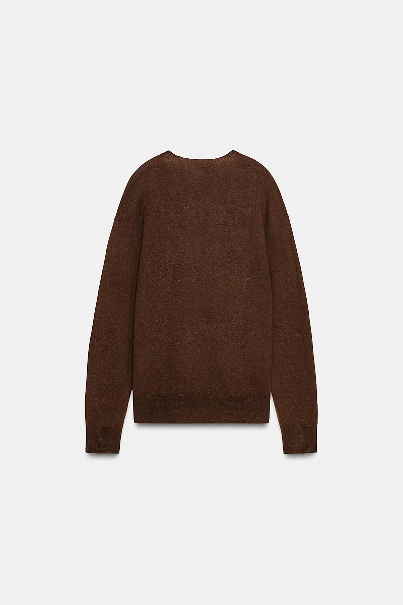 100% EXTRA-SOFT WOOL V-NECK JUMPER