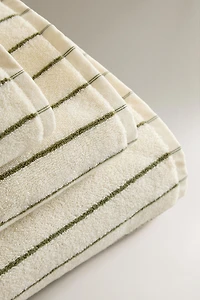 BATH TOWEL WITH CONTRAST STRIPES