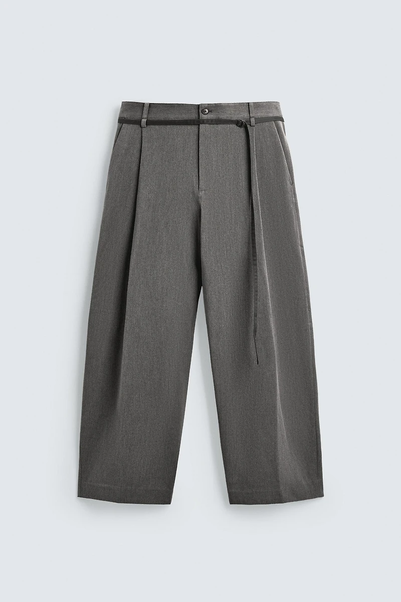 PANTALON BALLOON FIT À PLIS AVEC CEINTURE