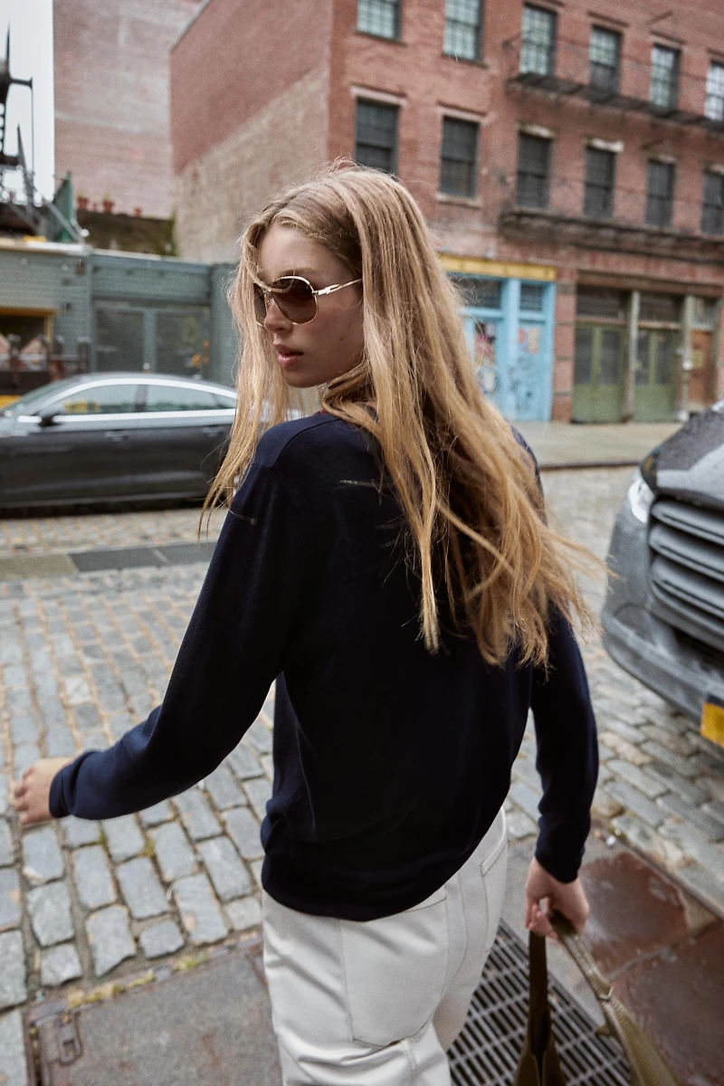 BASIC WOOL SWEATER