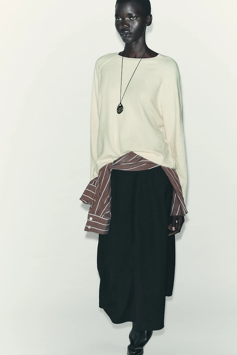 OVERSIZED KNIT SWEATER