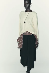 OVERSIZED KNIT SWEATER