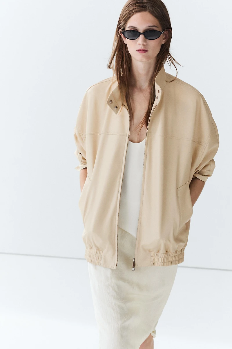 Elastic hem leather jacket