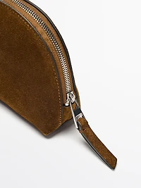 Petite trousse de toilette en croûte de cuir