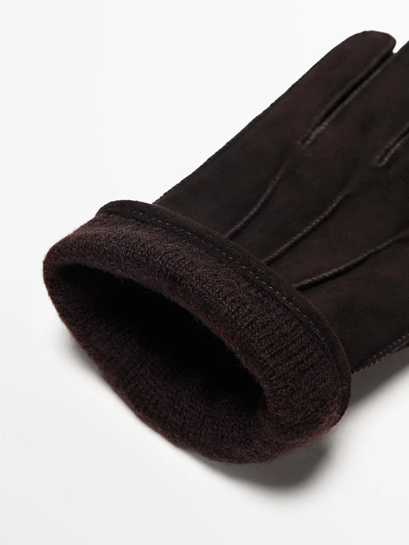 Goatskin gloves with suede finish