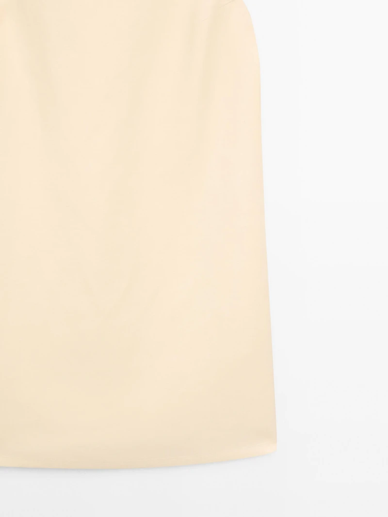 Short dress with back detail