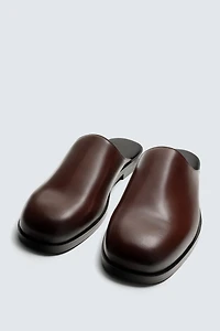 LEATHER CLOGS
