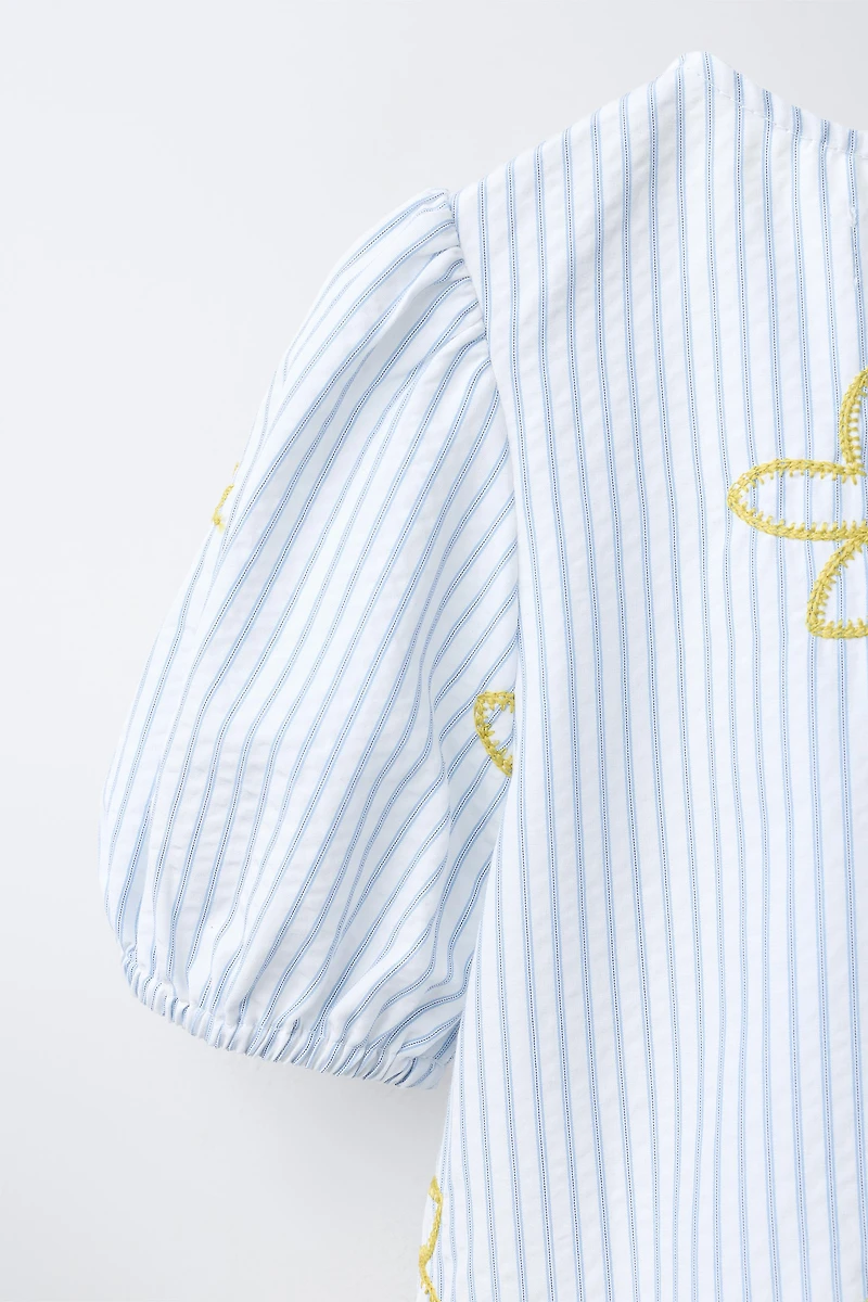 BLOUSE À RAYURES ET BRODERIES