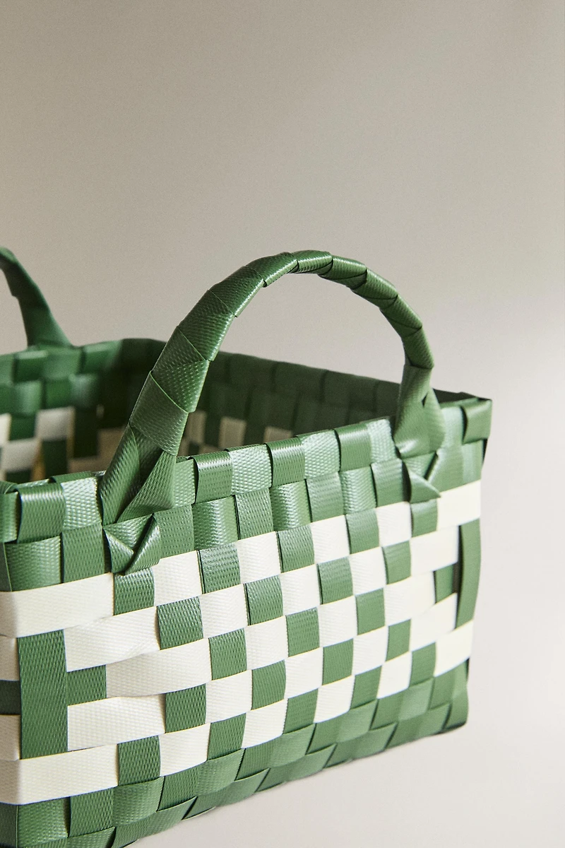 WOVEN BASKET
