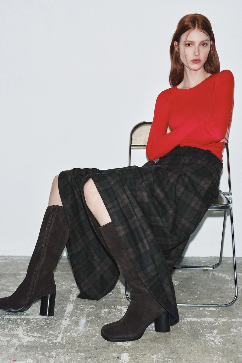 BOTTES EN CROÛTE DE CUIR À SURPIQÛRES