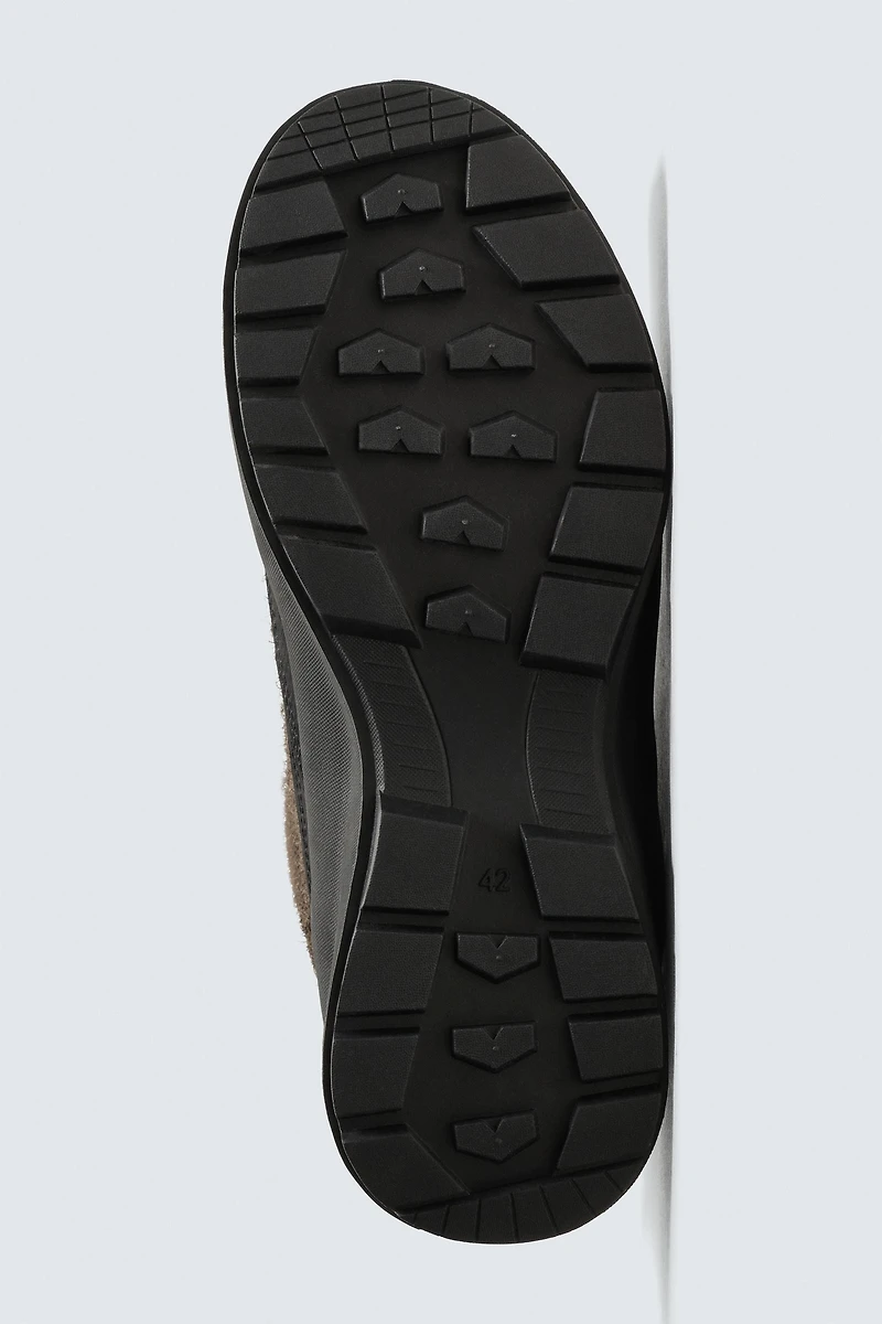 LEATHER TREK SNEAKERS